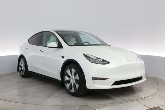 2021 Tesla Model Y — photo 10 of 21