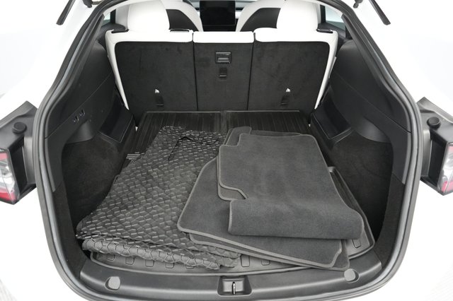 2021 Tesla Model Y — photo 6 of 21