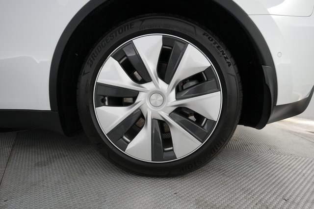 2021 Tesla Model Y — photo 16 of 21