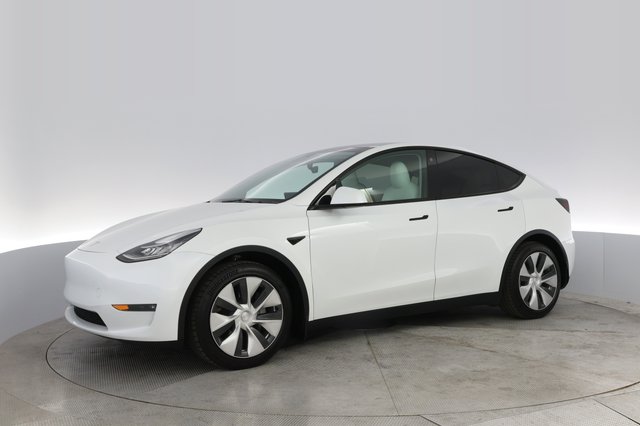 2021 Tesla Model Y — photo 14 of 21