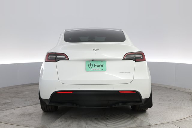 2021 Tesla Model Y — photo 12 of 21