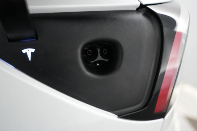 2021 Tesla Model Y — photo 8 of 21