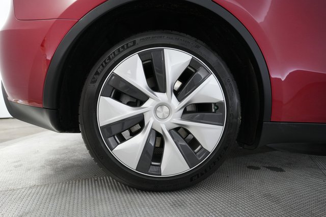 2022 Tesla Model Y — photo 17 of 22