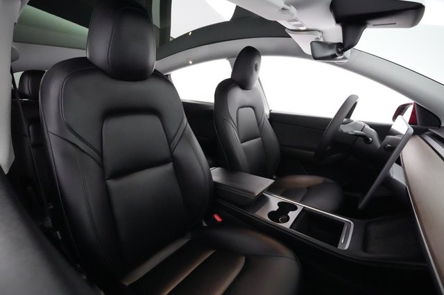 2022 Tesla Model Y — photo 18 of 22