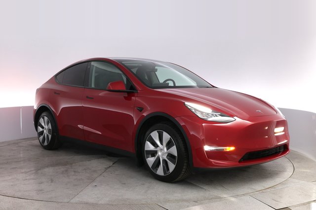 2022 Tesla Model Y — photo 10 of 22