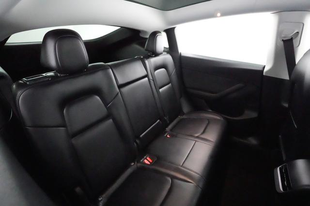 2022 Tesla Model Y — photo 4 of 22