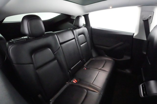 2022 Tesla Model Y — photo 4 of 22