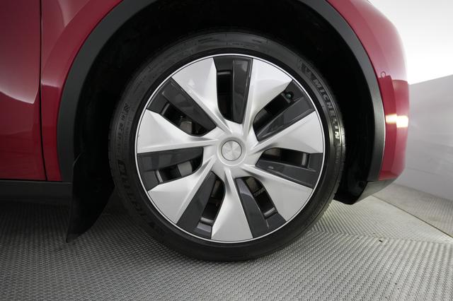 2022 Tesla Model Y — photo 7 of 22