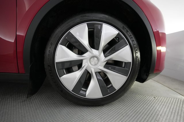 2022 Tesla Model Y — photo 7 of 22
