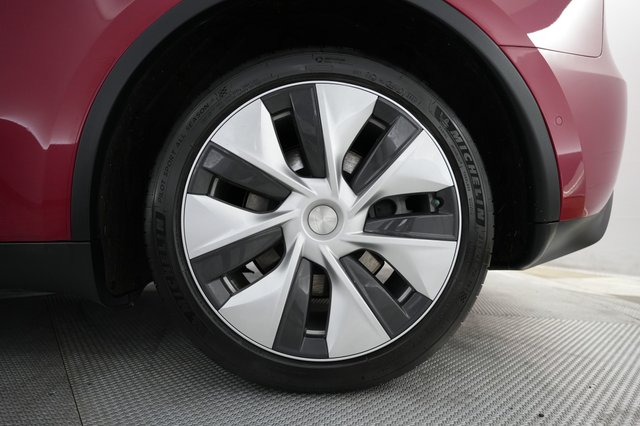 2022 Tesla Model Y — photo 16 of 22