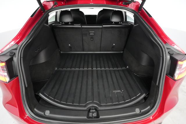 2022 Tesla Model Y — photo 6 of 22