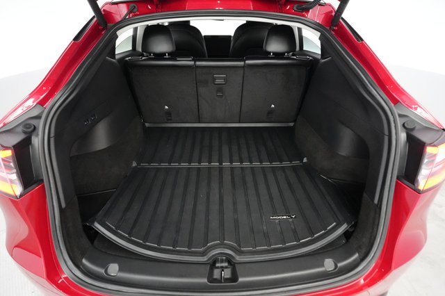 2022 Tesla Model Y — photo 6 of 22