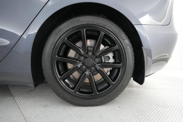 2022 Tesla Model 3 — photo 16 of 21