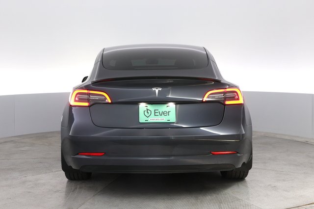 2022 Tesla Model 3 — photo 12 of 21