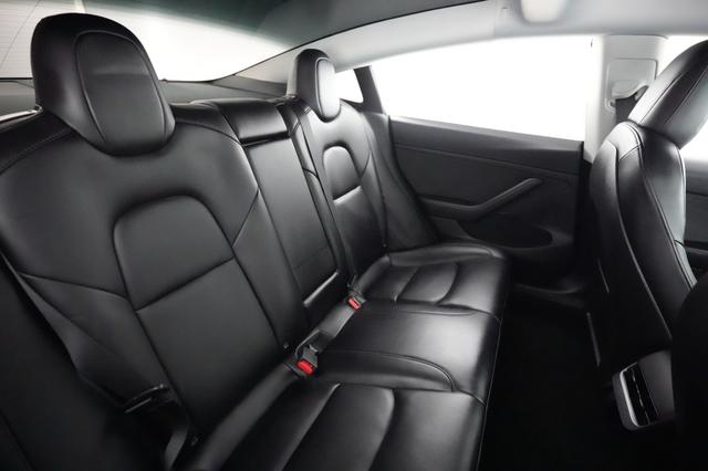 2022 Tesla Model 3 — photo 4 of 21