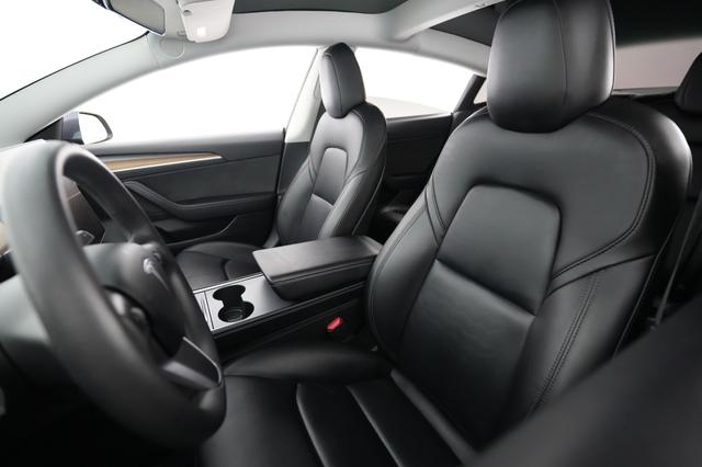 2022 Tesla Model 3 — photo 3 of 21