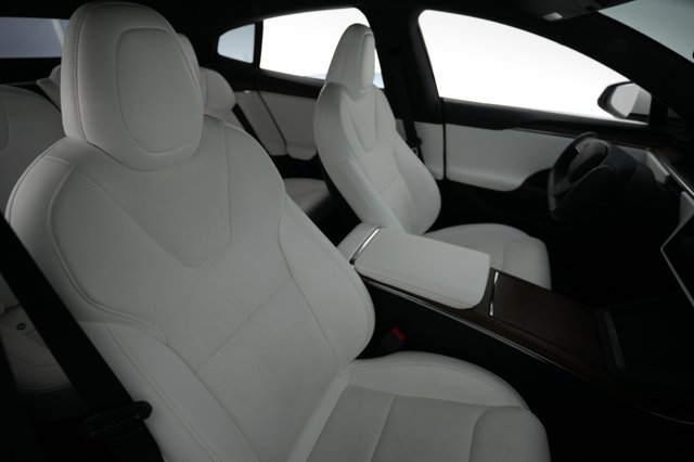 2022 Tesla Model S — photo 19 of 23