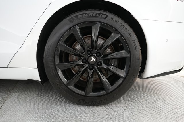 2022 Tesla Model S — photo 17 of 23