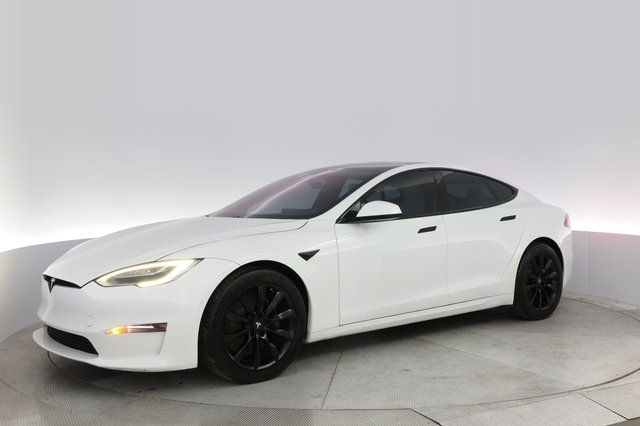 2022 Tesla Model S — photo 14 of 23
