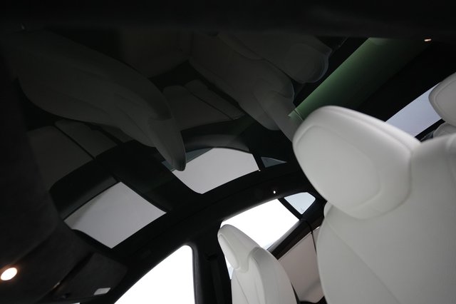 2022 Tesla Model S — photo 20 of 23