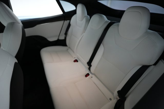 2022 Tesla Model S — photo 18 of 23