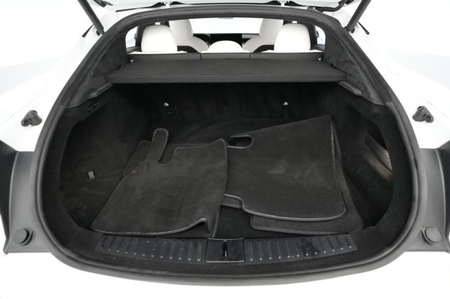 2022 Tesla Model S — photo 6 of 23