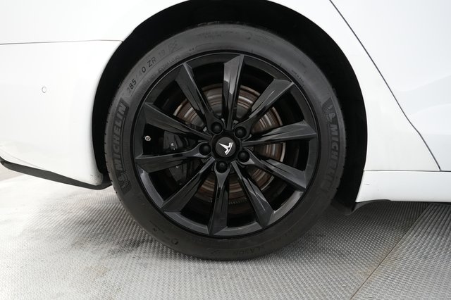 2022 Tesla Model S — photo 15 of 23