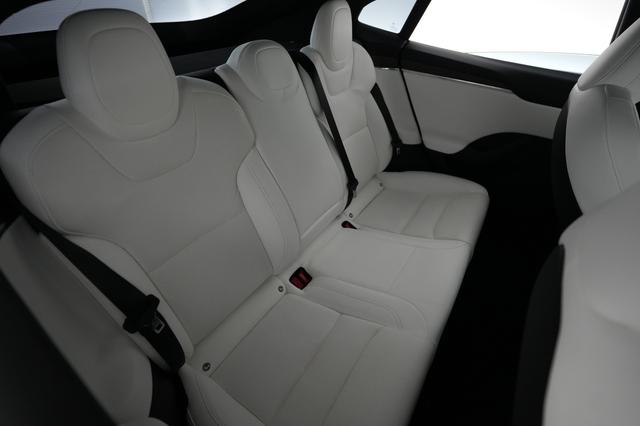 2022 Tesla Model S — photo 4 of 23