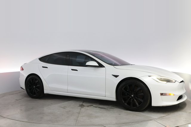 2022 Tesla Model S — photo 11 of 23