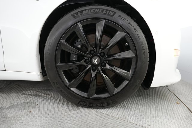 2022 Tesla Model S — photo 16 of 23