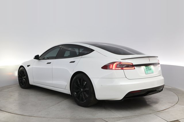 2022 Tesla Model S — photo 13 of 23