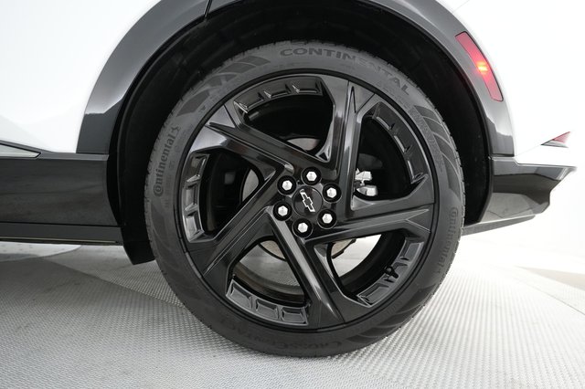 2024 Chevrolet Equinox EV — photo 16 of 20
