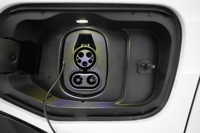 2024 Chevrolet Equinox EV — photo 8 of 20