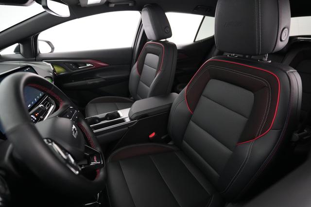 2024 Chevrolet Equinox EV — photo 3 of 20