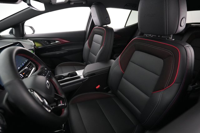 2024 Chevrolet Equinox EV — photo 3 of 20