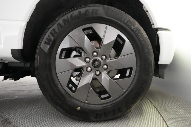 2024 Ford F-150 Lightning — photo 7 of 13