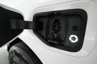 2024 Ford F-150 Lightning — photo 8 of 13