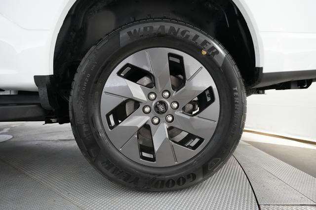 2024 Ford F-150 Lightning — photo 10 of 13