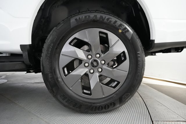 2024 Ford F-150 Lightning — photo 10 of 13