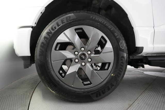 2024 Ford F-150 Lightning — photo 11 of 13