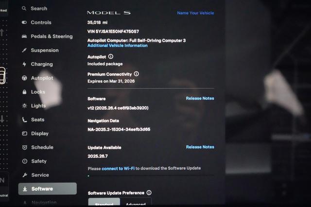 2022 Tesla Model S — photo 5 of 22