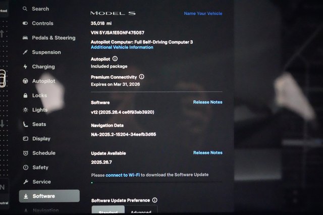2022 Tesla Model S — photo 5 of 22