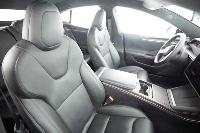 2022 Tesla Model S — photo 18 of 22