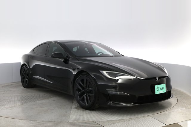 2022 Tesla Model S — photo 10 of 22