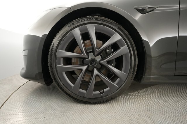 2022 Tesla Model S — photo 7 of 22