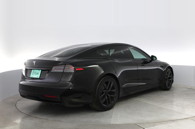 2022 Tesla Model S — photo 2 of 22