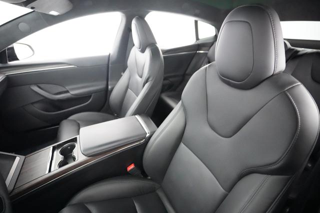2022 Tesla Model S — photo 3 of 22
