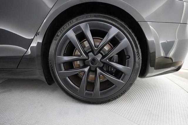2022 Tesla Model S — photo 17 of 22