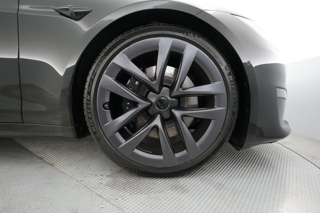 2022 Tesla Model S — photo 15 of 22