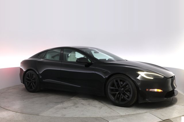 2022 Tesla Model S — photo 11 of 22
